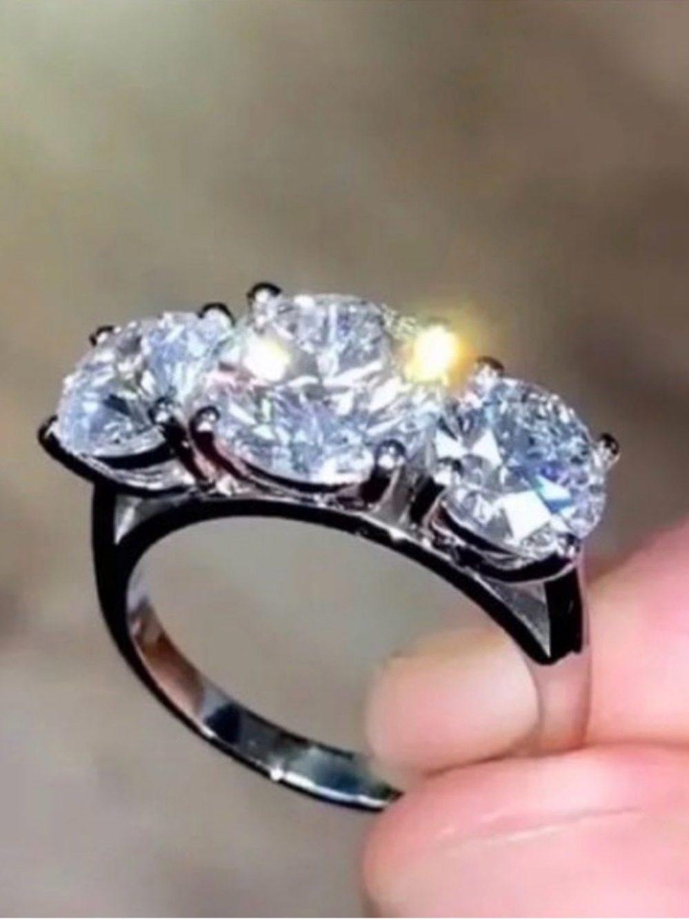 18K White Gold 3 Stone Diamond Engagement Wedding Anniversary Ring